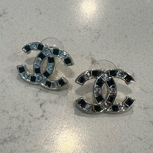 CHANEL STUD EARRINGS